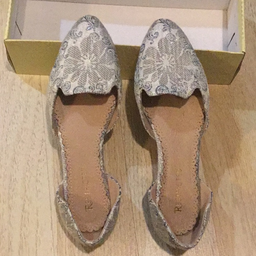 NEW Restricted Dorsay Grey/Silver Damask look Sz 9